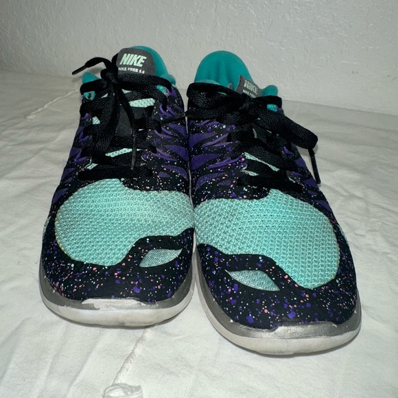 Nike Free running shoe. 6.5 - Picture 4 of 7